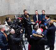 Premjerė susitiko su partijų ir verslo atstovais dėl gynybos mokesčio