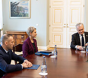 Linas Pernavas, Nida Grunskienė, Gitanas Nausėda