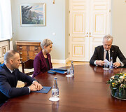 Linas Pernavas, Nida Grunskienė, Gitanas Nausėda