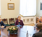 Linas Pernavas, Nida Grunskienė, Gitanas Nausėda