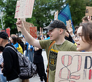 Azovstalio kalinių palaikymo eisena