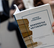 Vilniaus Antakalnio gimnazijoje laikomas lietuvių kalbos ir literatūros brandos egzaminas