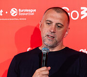 Nikola Vujčičius