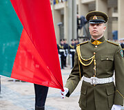 Valstybės vėliavos pakėlimo ceremonija Gedulo ir vilties bei Okupacijos ir genocido dienos proga