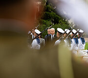 Valstybės vėliavos pakėlimo ceremonija Gedulo ir vilties bei Okupacijos ir genocido dienos proga