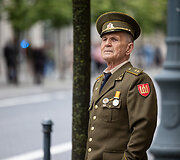 Valstybės vėliavos pakėlimo ceremonija Gedulo ir vilties bei Okupacijos ir genocido dienos proga