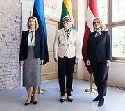Kaja Kalas, Ingrida &Scaron;imonytė, Evika Silina