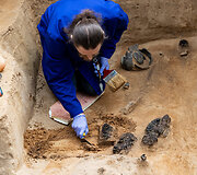 Verkių dvarvietėje pristatomas archeologinis atradimas &ndash; aptikti XIII&ndash;XIV amžių kapai