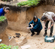 Verkių dvarvietėje pristatomas archeologinis atradimas &ndash; aptikti XIII&ndash;XIV amžių kapai