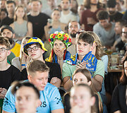 Ukrainiečiai Kyjive stebi futbolo rungtynes Ukraina &ndash; Belgija