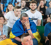 Ukrainiečiai Kyjive stebi futbolo rungtynes Ukraina &ndash; Belgija