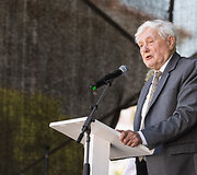 Valdas Adamkus 
