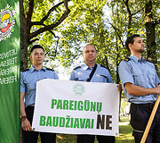Lietuvos teisėsaugos pareigūnų federacijai priklausančių profesinių sąjungų piketas