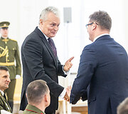 Gitanas Nausėda, Laurynas Kasčiūnas