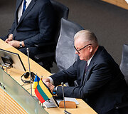 Tryliktasis Lietuvos Respublikos Seimas susirinko į paskutinį posėdį