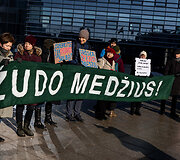 Protestas prie&scaron; perteklinį druskos naudojimą