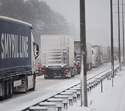 Autostradoje link Vilniaus ma&scaron;inų grūstis