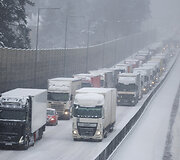 Autostradoje link Vilniaus ma&scaron;inų grūstis