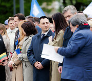 I&scaron;kilminga Europos Sąjungos vėliavos pakėlimo ceremonija Luki&scaron;kių aik&scaron;tėje Vilniuje