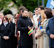 I&scaron;kilminga Europos Sąjungos vėliavos pakėlimo ceremonija Luki&scaron;kių aik&scaron;tėje Vilniuje