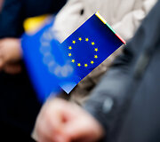 I&scaron;kilminga Europos Sąjungos vėliavos pakėlimo ceremonija Luki&scaron;kių aik&scaron;tėje Vilniuje