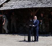 Sausumos pajėgų vėliavų žygio fini&scaron;as ir Sausumos pajėgų dienos i&scaron;kilminga ceremonija