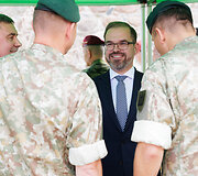 Sausumos pajėgų vėliavų žygio fini&scaron;as ir Sausumos pajėgų dienos i&scaron;kilminga ceremonija