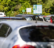 Saulėtą dieną Žalieji ežerai pritraukė vasaros pasiilgusius vilniečius