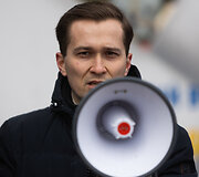 Antikarinis mitingas, kuriame dalyvauja Rusijos politiniai emigrantai