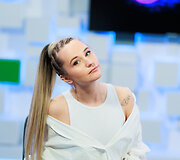 Eurovizinę dainą 15min studijoje pristato Rūta Loop