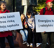 Nacionalinis susivienijimas dėl elektros kainų, elektros rinkos liberalizavimo at&scaron;aukimo surengė protesto akciją 