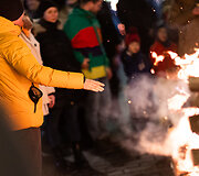 Gedimino prospekte suliepsnojo tradiciniai laisvės laužai