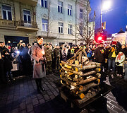 Gedimino prospekte suliepsnojo tradiciniai laisvės laužai