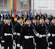 S. Daukanto aik&scaron;tėje vyko Lietuvos ir NATO vėliavų pakėlimo ceremonija