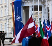 S. Daukanto aik&scaron;tėje vyko Lietuvos ir NATO vėliavų pakėlimo ceremonija