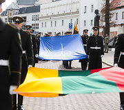 S. Daukanto aik&scaron;tėje vyko Lietuvos ir NATO vėliavų pakėlimo ceremonija