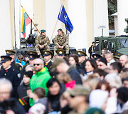 S. Daukanto aik&scaron;tėje vyko Lietuvos ir NATO vėliavų pakėlimo ceremonija