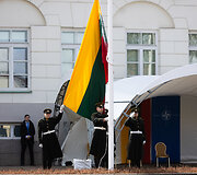 S. Daukanto aik&scaron;tėje vyko Lietuvos ir NATO vėliavų pakėlimo ceremonija