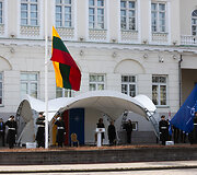 S. Daukanto aik&scaron;tėje vyko Lietuvos ir NATO vėliavų pakėlimo ceremonija