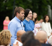 &Scaron;irvintų Jaunimo sode įvyko  skulptūros &bdquo;Skaitanti mergaitė&ldquo;, skirtos poetui Justinui Marcinkevičiui atminti, atidengimo ceremonija