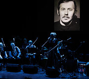 Valstybinio jaunimo teatro scenoje suskambėjo legendiniai aktorių balsai
