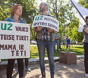 Protestas prie&scaron; tos pačios lyties asmenų sąjungų įteisinimą
