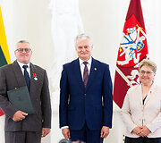 Alfredas Tijūnaitis, Gitanas Nausėda
