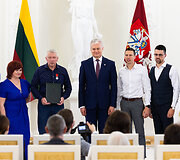 Apdovanojimų akimirka