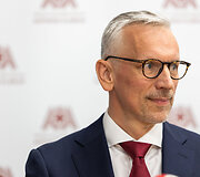prof. Tomas Jovai&scaron;a