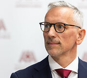 prof. Tomas Jovai&scaron;a