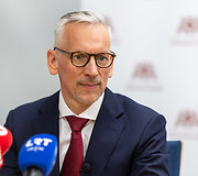 prof. Tomas Jovai&scaron;a