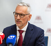 prof. Tomas Jovai&scaron;a
