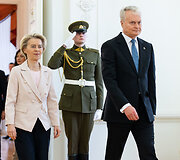 Ursula von der Leyen, Gitanas Nausėda