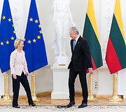Ursula von der Leyen, Gitanas Nausėda